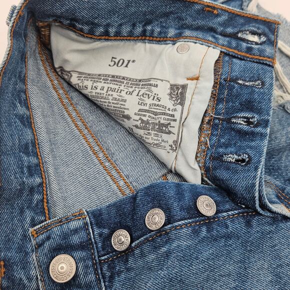 Levi's Blue Jean Short Shorts 501 Distressed 2/26‎ - Picture 7 of 11